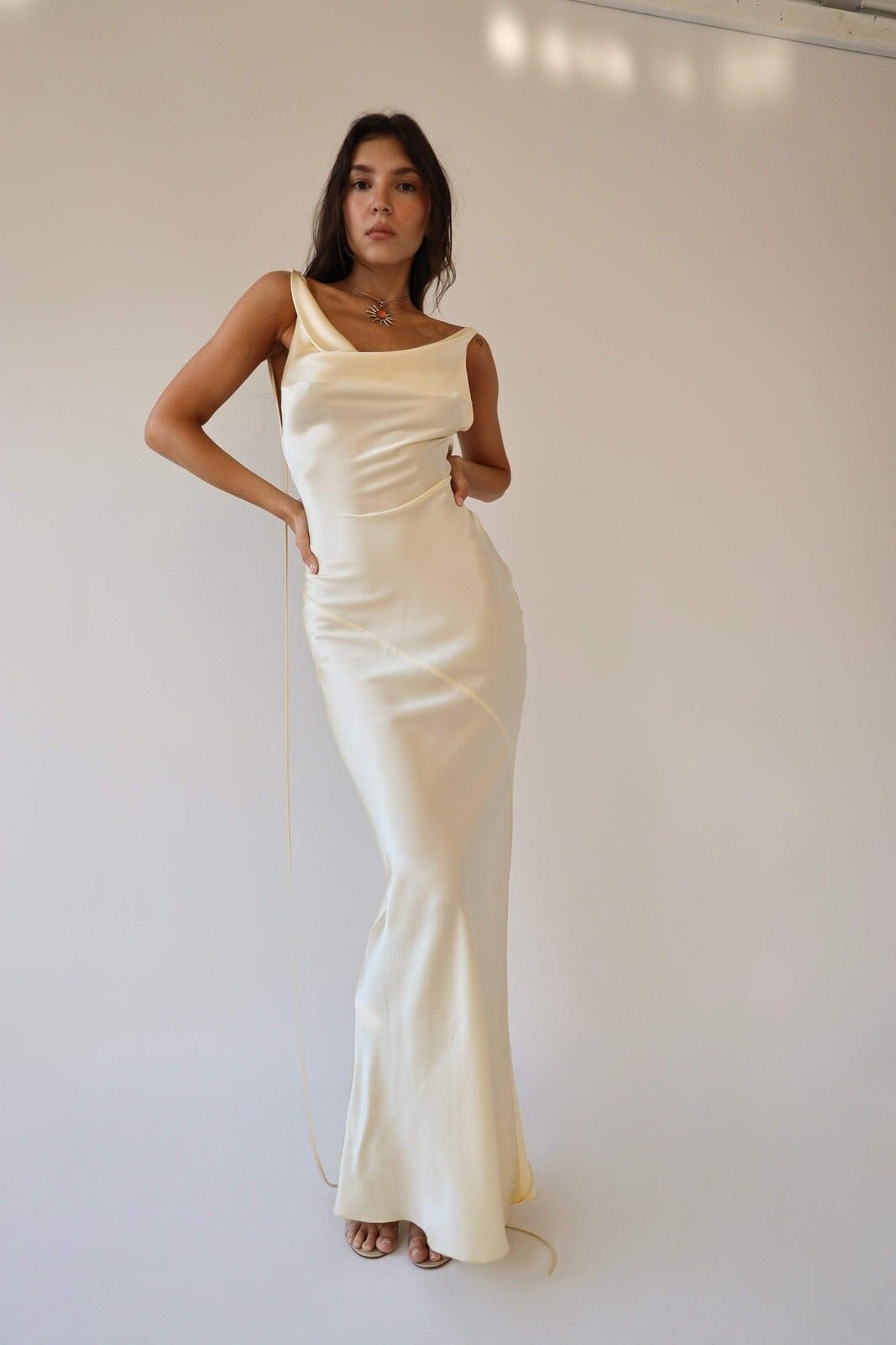 Charlotte™ | Elegancka Jedwabna Maxi Sukienka z Odkrytym Plecami